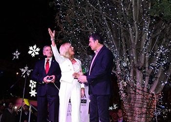 Μήνυμα αισιοδοξίας και αγάπης στη φωταγώγηση του Χριστουγεννιάτικου Δέντρου