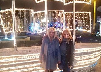 Η Μαρίνα Πατούλη στη φωταγώγηση του καραβιού της Λυκόβρυσης