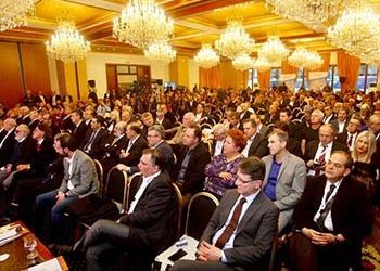 «Έφτασε η ώρα της επανάστασης του αυτονόητου»