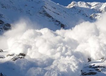 Χιονοστιβάδα καταπλάκωσε παρέα που έκανε snowboard στην Βασιλίτσα