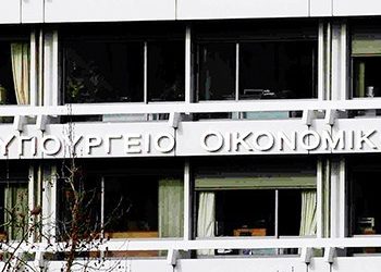 Δικαιοσύνη: Σύγκρουση εκτός ορίων