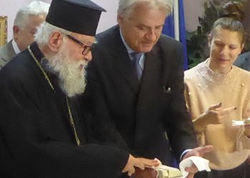 Κοπή πρωτοχρονιάτικης πίτας