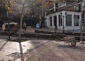 Σε εξέλιξη επισκευές τμημάτων της οδού Κασσαβέτη