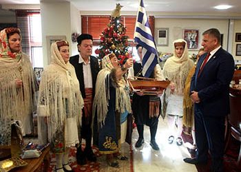 «Καλή χρονιά» με παραδοσιακά κάλαντα και μελωδίες