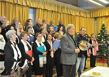 Πλήθος κόσμου στην κοπή της βασιλόπιτας των ΚΑΠΗ