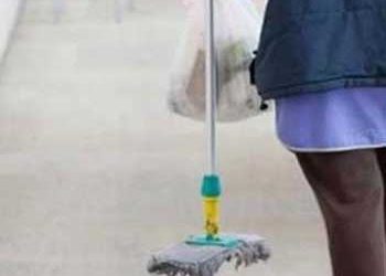 «Συμπαράσταση στους καθαριστές των σχολείων»