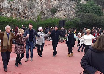 Τα Βριλήσσια γιόρτασαν παραδοσιακά τα Κούλουμα