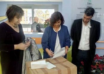 Ιματισμό σε άπορα παιδιά παρέδωσε ο Δήμος