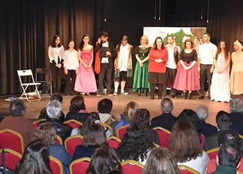 Καταχειροκροτήθηκε και αποθεώθηκε ο «Αρχοντοχωριάτης»