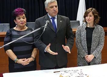 Στην πίτα του Κέντρου Ημέρας Αλτσχάιμερ ο Γ. Πατούλης