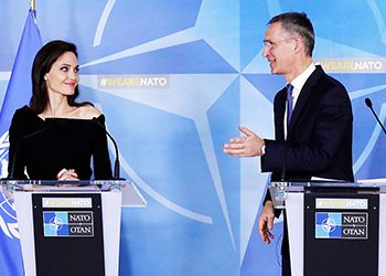 Αντζελίνα Τζολί: «Πρέσβειρα» του ΝΑΤΟ