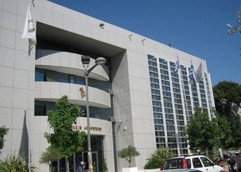 «Απαράδεκτες τακτικές της Περιφέρειας»