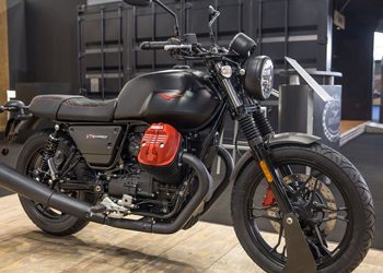 Moto Guzzi V7 III Carbon: Διαθέσιμη η αποκλειστική ειδική έκδοση της πολυαγαπημένης