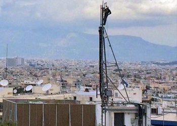 Απομακρύνθηκε η κεραία κινητής τηλεφωνίας από το κτίριο ΟΤΕ της οδού Σχολείου