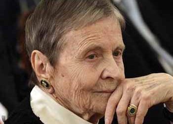 Ανακηρύσσει επίτιμη δημότη την Ελένη Γλύκατζη – Αρβελέρ