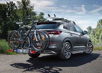 Οδηγήστε με Στυλ: Πρακτικά Αξεσουάρ για το Opel Grandland X