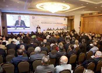 «Ενωμένοι απέναντι σε όσους επιχειρήσουν τη διάλυση των Δήμων»