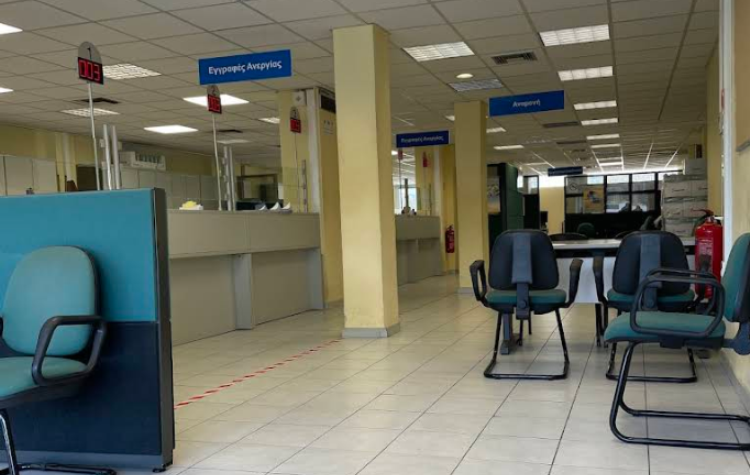 Εργαζόμενοι ΔΥΠΑ Αγίας Παρασκευής:  «Καμπανάκι» για τους συμβασιούχους εργασιακούς συμβούλους