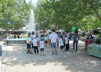 Η ευτυχία του να προσφέρεις