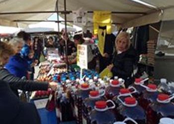 Κοσμοσυρροή στην Πασχαλινή διάθεση αγροτικών προϊόντων