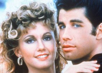40 χρόνια μετά το Grease ο Τραβόλτα χορεύει ξανά στις Κάννες