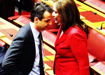 Κυριάκος … εναντίον Ντόρας με λάφυρο … την Αθήνα