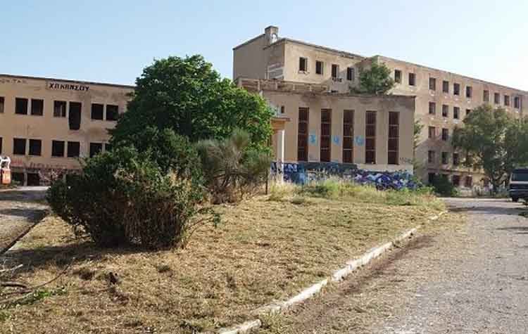 Ξεκίνησαν οι εργασίες αποψίλωσης και καθαρισμού του νέου χώρου της λαϊκής αγοράς