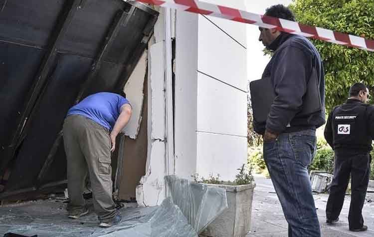 Ισχυρή έκρηξη σε ΑΤΜ στην Εκάλη