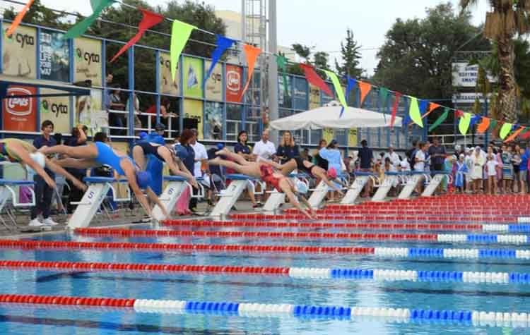 Παιδικές «απλωτές» στους 17ους Διαδημοτικούς Αγώνες Κολύμβησης