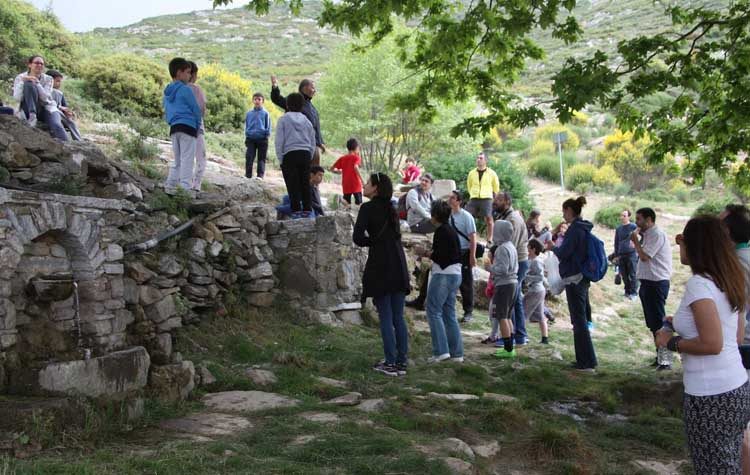 O ΣΠΑΠ ξενάγησε μαθητές και γονείς του Δημοτικού Ν. Πεντέλης στον καταρράκτη Βαλανάρη και τους Αγίους Ασωμάτους Πεντελικού