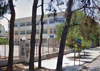 Δικαστικό «φρένο» στην κάτοικο που ζήτησε να υψωθεί μάντρα 4 μέτρων στο 13ο δημοτικό