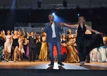 Πλούσιο μουσικοχορευτικό θέαμα στο Μαρούσι