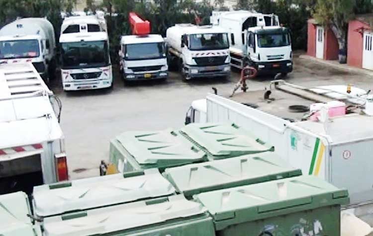 Άναψε φωτιές το αμαξοστάσιο