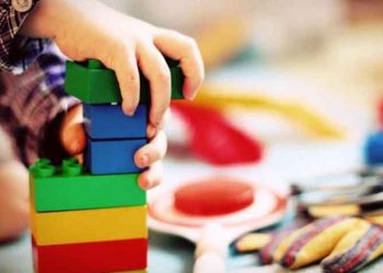 «Προσχολικά» βέλη κατά Πατούλη και Δημοτικού Συμβουλίου