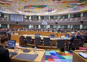 Eurogroup: 10ετής επιμήκυνση στο χρέος και δόση 15 δισ. ευρώ