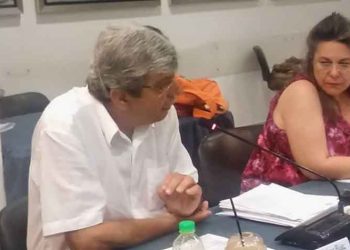 «Ιδιωτικοποιήσεις, έργα βιτρίνας, πελατειακές σχέσεις»