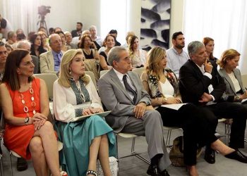 Παρουσιάστηκε το μαθητικό τετράδιο «Μαθαίνω να μην καπνίζω»