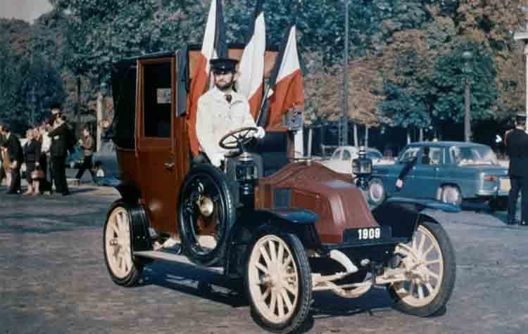 Ταξί(δι) στο χρόνο από τη Renault