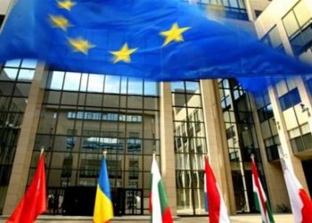 Σύνοδος Κορυφής: Συμφωνία των «28» για το μεταναστευτικό