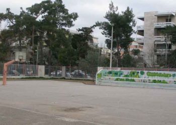 Δικαίωση κατοίκου που ζήτησε να υψωθεί μάντρα 4 μέτρων στο 13ο δημοτικό