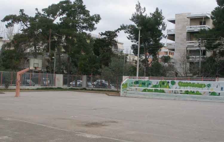 Δικαίωση κατοίκου που ζήτησε να υψωθεί μάντρα 4 μέτρων στο 13ο δημοτικό