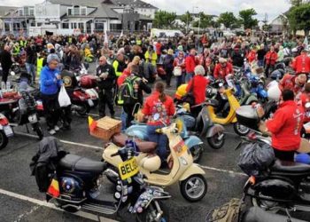 Vespa Club από 37 χώρες και παρέλαση χιλιάδων Vespa