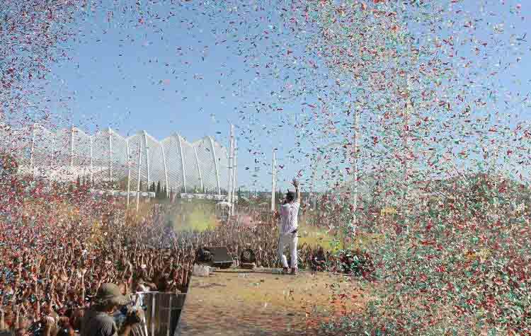 Παλμός και χρώμα από χιλιάδες νέους στο Colour Day Festival