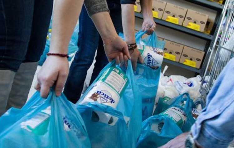 Διανομή ειδών παντοπωλείου για τους δικαιούχους του ΚΕΑ/ΤΕΒΑ