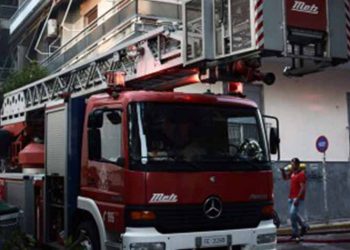 Φωτιά σε ξυλουργείο στην Κηφισιά