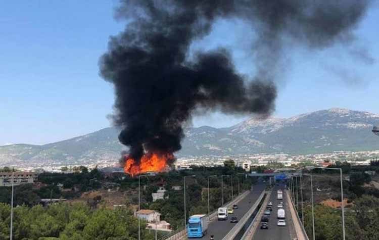 Αναζωπύρωση της φωτιάς στο Μενίδι