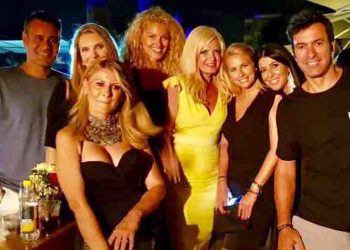 Πολλές ευχές στην εκδήλωση για την ονομαστική εορτή της Μαρίνας Πατούλη