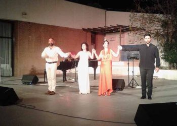 «Γκαλά Όπερας» στο κατάμεστο Αίθριο του Δήμου