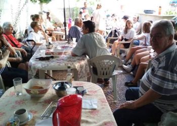 Nεανική… έκπληξη στο κεντρικό ΚΑΠΗ!