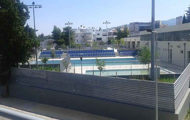 «Έγινε η… παραλαβή του έργου, αλλά οι πισίνες είναι κλειστές»